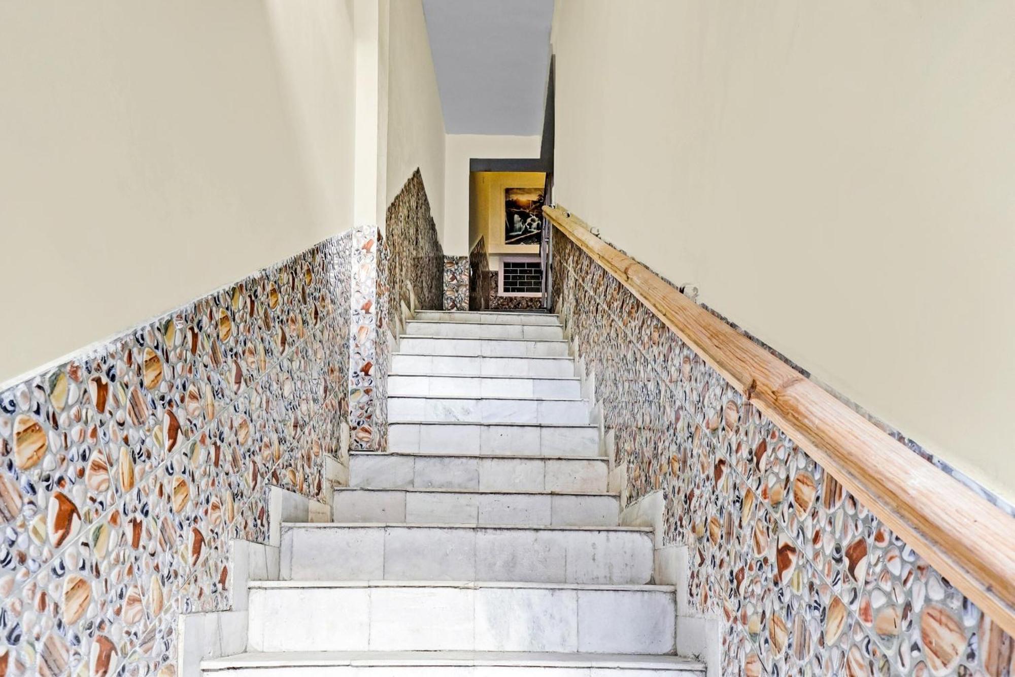 Hotel O Vasudev Inn Bhīm Tāl エクステリア 写真
